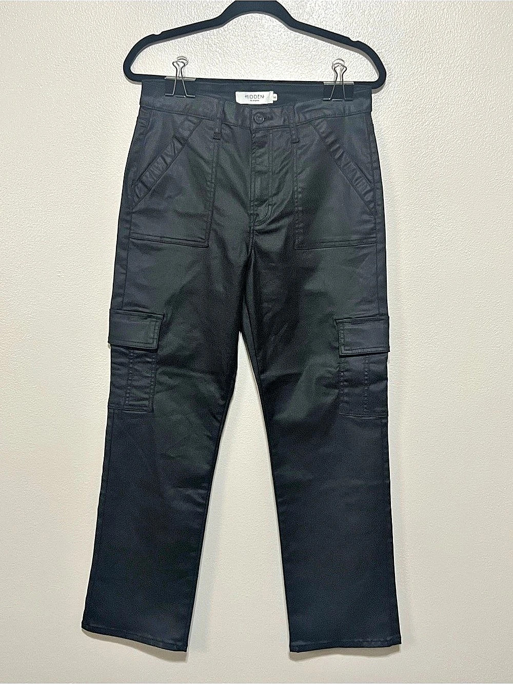 HIDDEN Jeans Los Angeles Black Coated Cargo Pants Straight Leg Womens Size 30